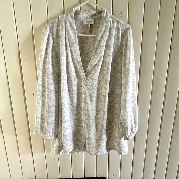 Laundry by Shelley Segal summer blouse. Grey & white print,new condition, size L - Picture 1 of 5